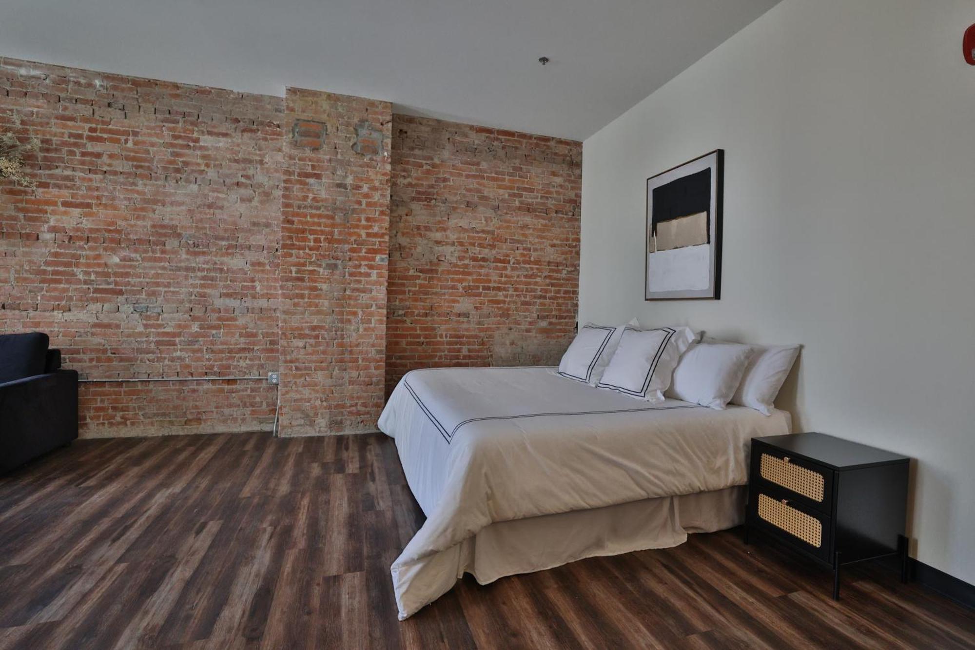 Urban Collective Boutique Hotel 에드워즈빌 외부 사진